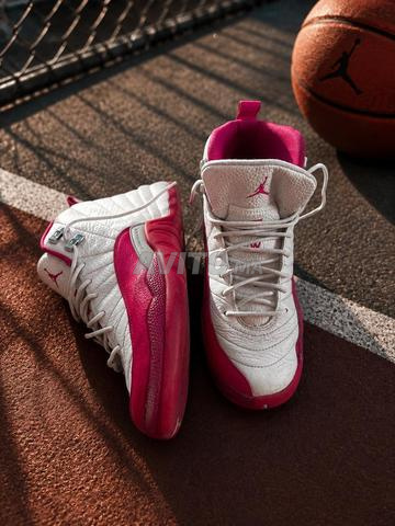 NIKE AIR JORDANS 12 - 2