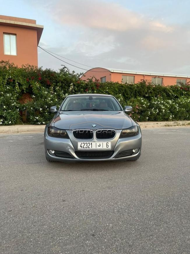 BMW Série 3 Essence Manuelle 2009 à Béni Mellal
