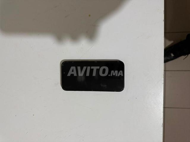 iPhone 15 Pro Black Titanium - 2