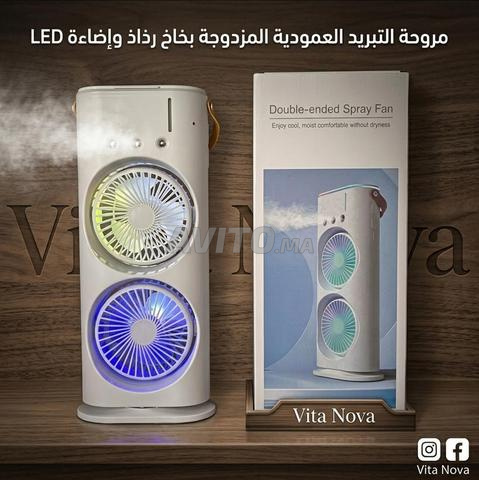 مروحة عمودية مزدوجة الرأس جديدة مع وظيفة بخاخ وإضاءة LED.