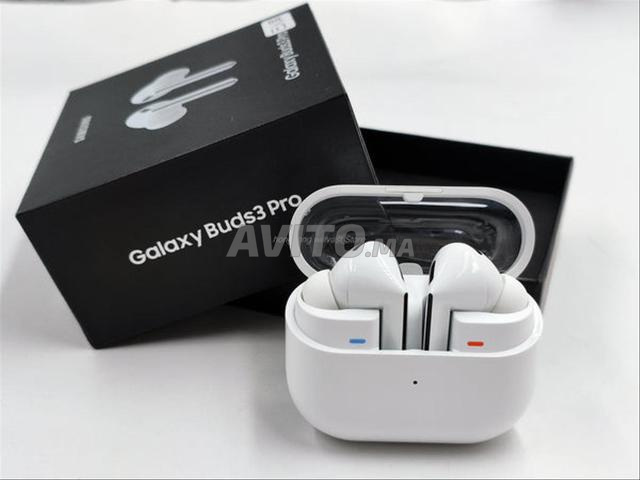 Samsung Galaxy Buds 3 Pro & Buds 3 - 2