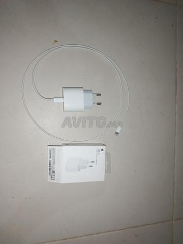 Chargeur iPhone original acheté à 450dh - 2