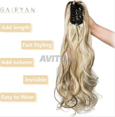 Extension de cheveux queue de cheval ondulée et bouclée avec clip blond cendré - 2
