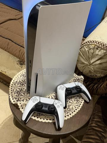 Ps5 standard cd 2 manettes FC26 GTA 5 ..