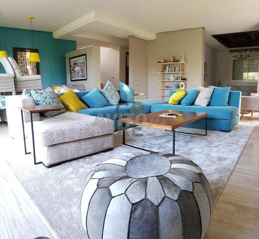 Très belle villa avec piscine en location meublée
