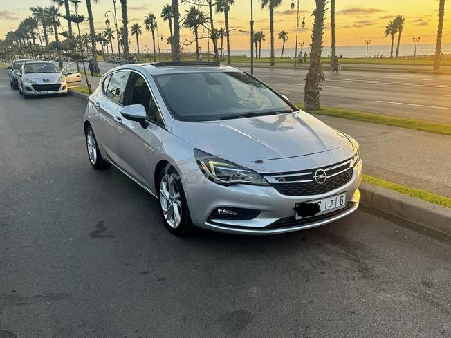 Opel Astra Diesel Automatique 2019 à Rabat