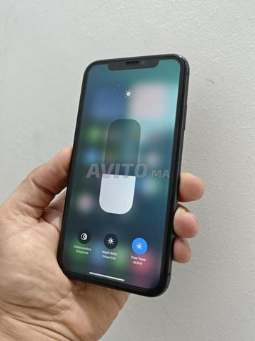 iPhone 11 64 Go - 2