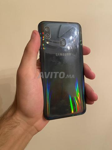 Samsung A40 encore propre - 2