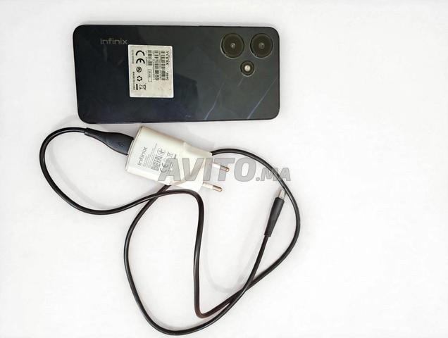 Infinix Hot 30i avec chargeur