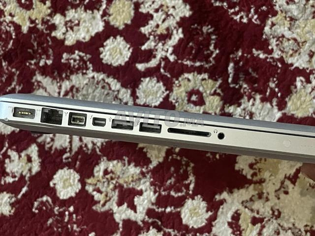 Ordinateur MacBook Pro modèle 2012 avec chargeur original