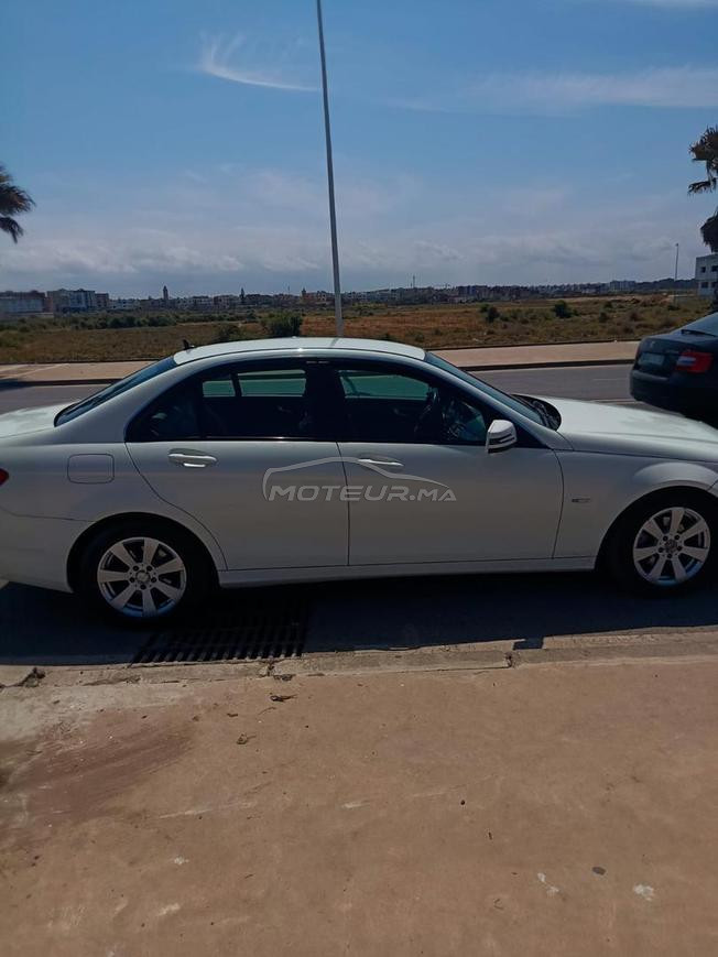 Mercedes-Benz C200 parfait état 