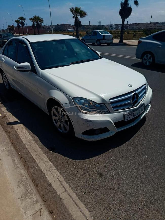 Mercedes-Benz C200 parfait état 