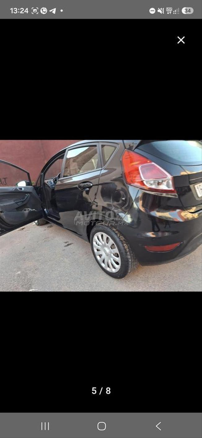 voiture forde fiesta en bon état 