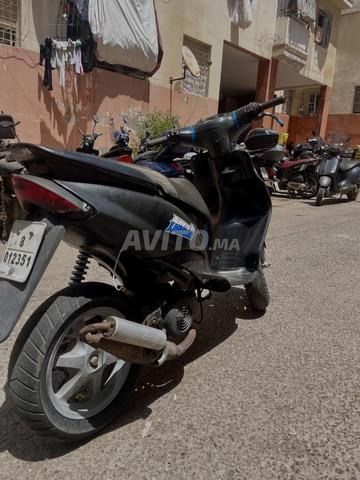 MOTO YAMAHA JOG R - 2