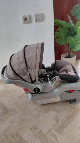 Siège auto bébé Chicco Isofix bon état peu utilisé