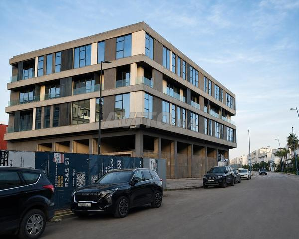 Bureau 54 m² balcon, professions libérales - Almaz