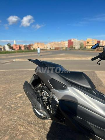 Scooter Yamaha NMAX - 2