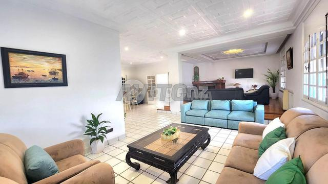 AGA-AG-1068 - Villa à louer à Siusse