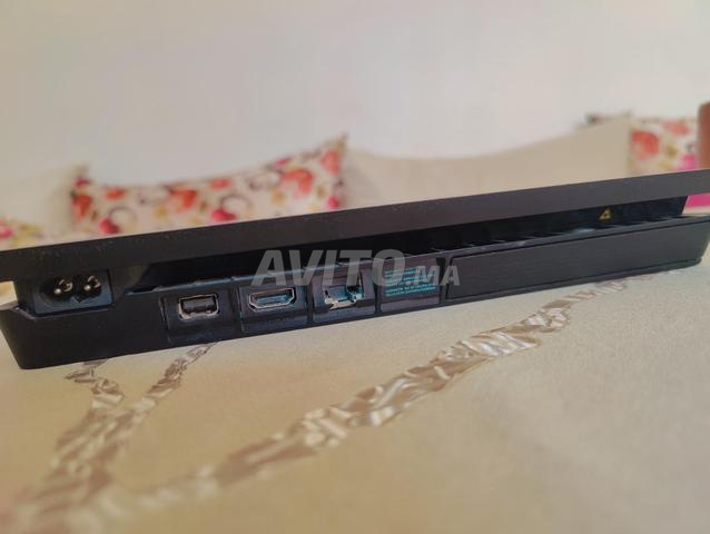 PS4 slim - 2