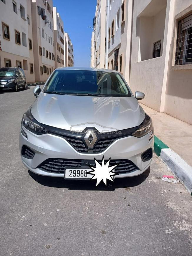 clio 5 2022 en très bon état 