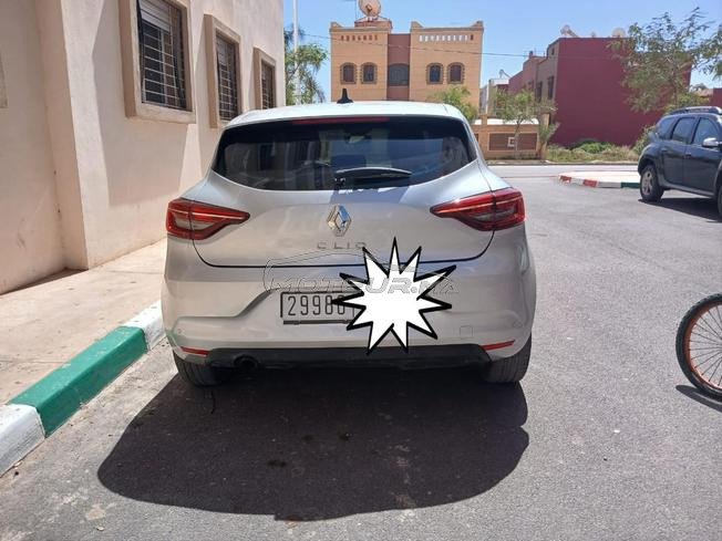 clio 5 2022 en très bon état 