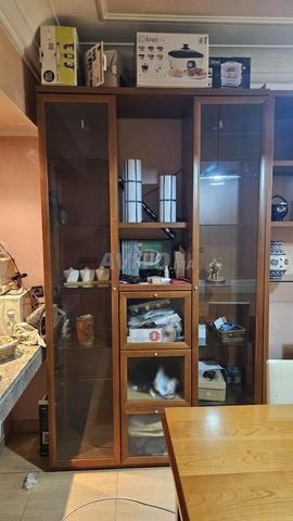 Grand meuble bibliothèque / vitrine avec espace TV - 2