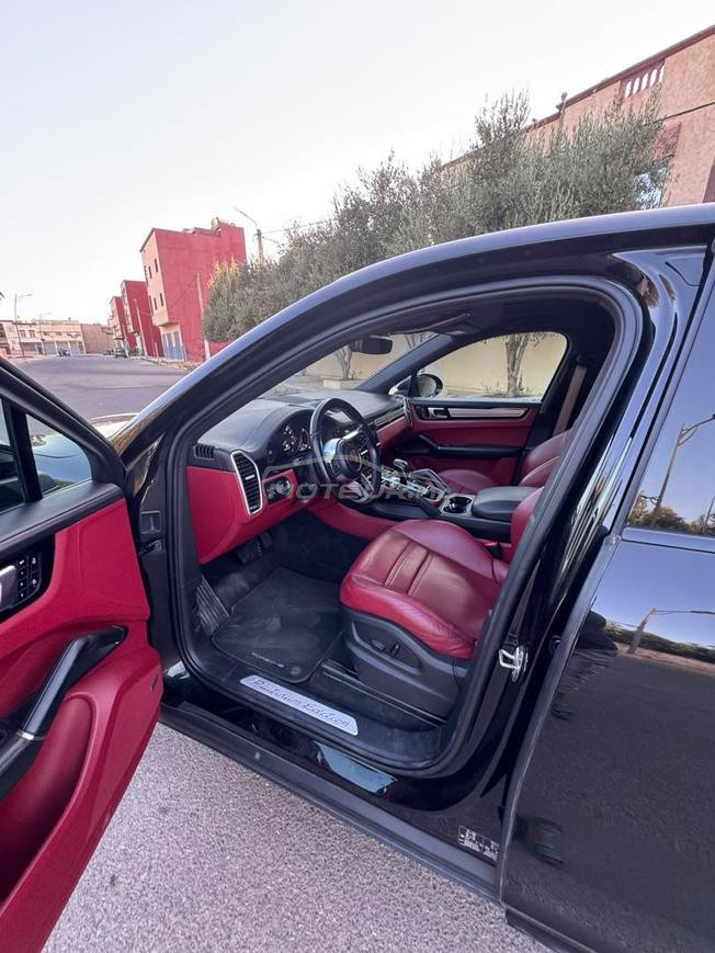 Porsche cayenne 2023 platinum edition 