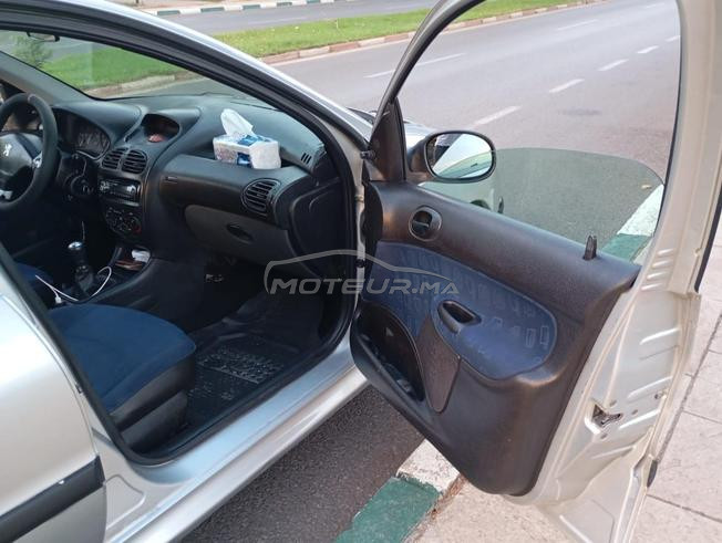 Je vends ma Peugeot 206 HDI 1.4 modèle 2003.