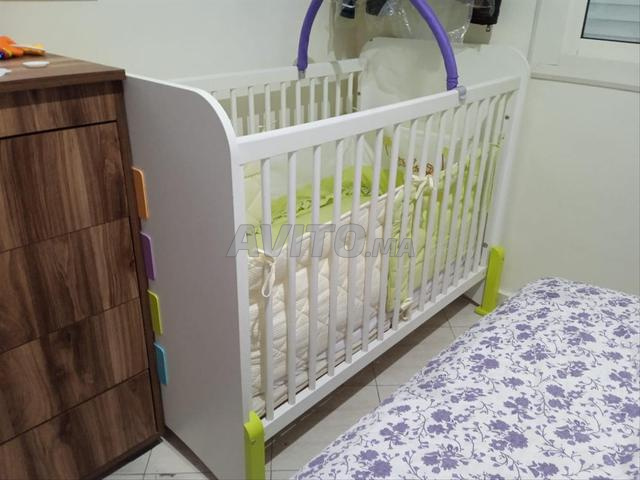 Lit bébé / berceau à barreaux / سرير أطفال - 2