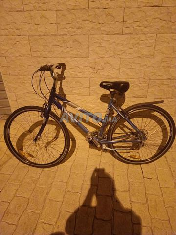 دراجة MBK (أزرق وأبيض)