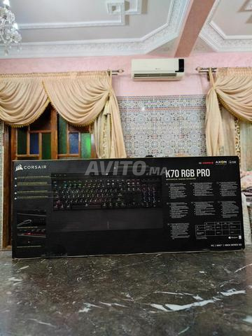 Corsair K70 RGB PRO AZERTY Cherry MX - Clavier - 2