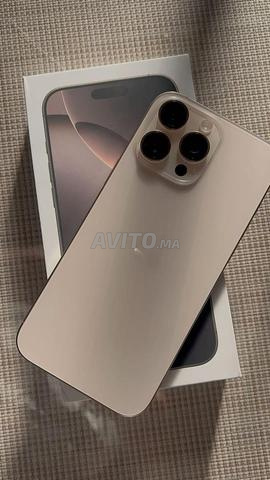 iPhone 16 Pro Max doré - 2