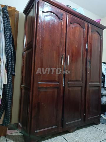 Armoire en bois 3 portes - 2