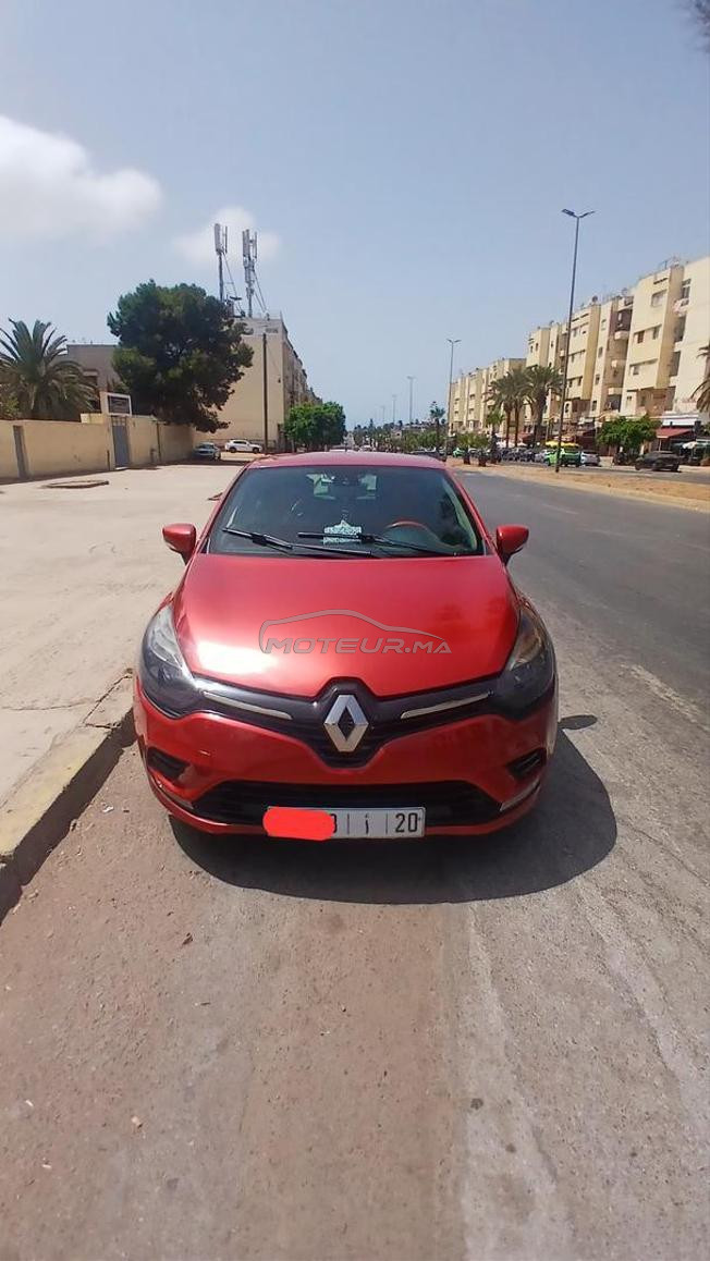 clio 4 diesel  très bonne  état 