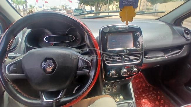 clio 4 diesel  très bonne  état 