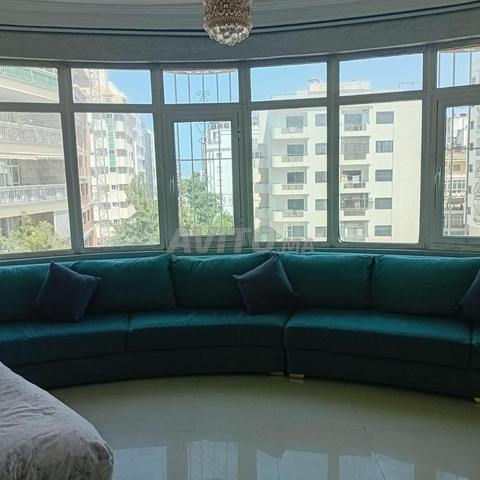 Salon bleu élégant
