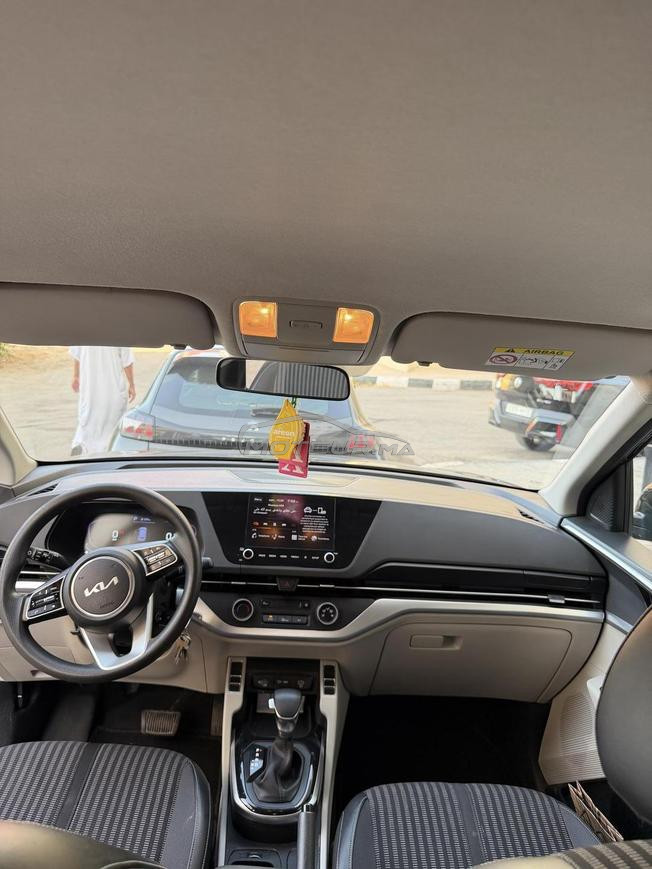 kia caren Modèle 2023