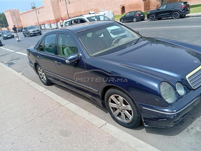 Mercedes-Benz 270 Diesel Manuelle 2002 à Rabat