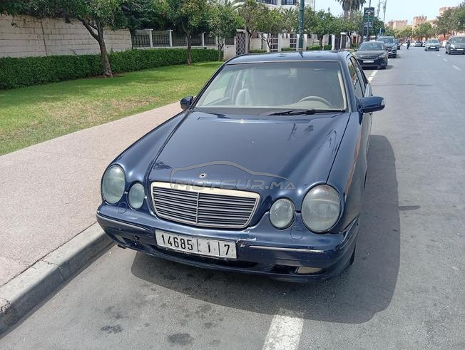 Mercedes-Benz 270 Diesel Manuelle 2002 à Rabat