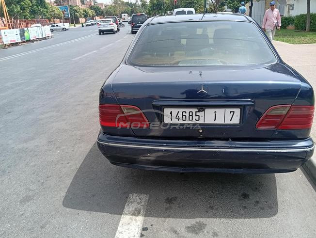 Mercedes-Benz 270 Diesel Manuelle 2002 à Rabat