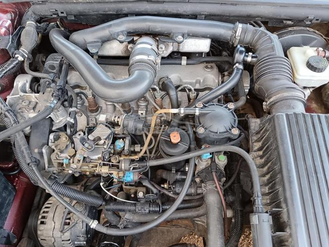 Peugeot 406 Diesel Mécanique  1999 à Sidi Ifni. 