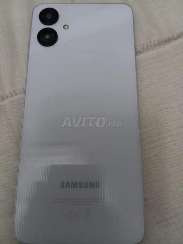 Samsung A06 comme neuf, acheté chez Electro Planète - 2
