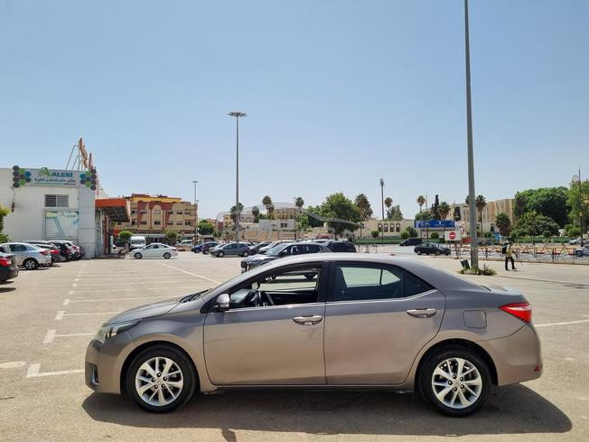 TOYOTA COROLLA 1ÉRE M 126KM 