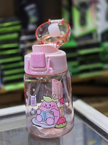 Renouvelez votre style avec ces bouteilles d'eau amusantes - 2