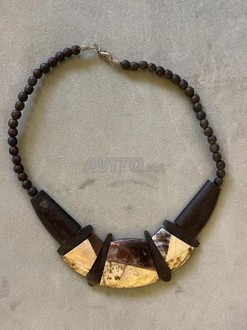 Collier en bois et en nacre - 2