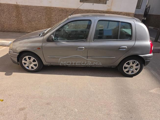 Renault Clio, modèle 2000diouna2010Essence, 7chovo