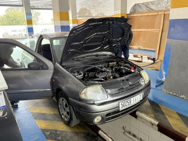 Renault Clio, modèle 2000diouna2010Essence, 7chovo