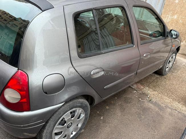 Renault Clio, modèle 2000diouna2010Essence, 7chovo