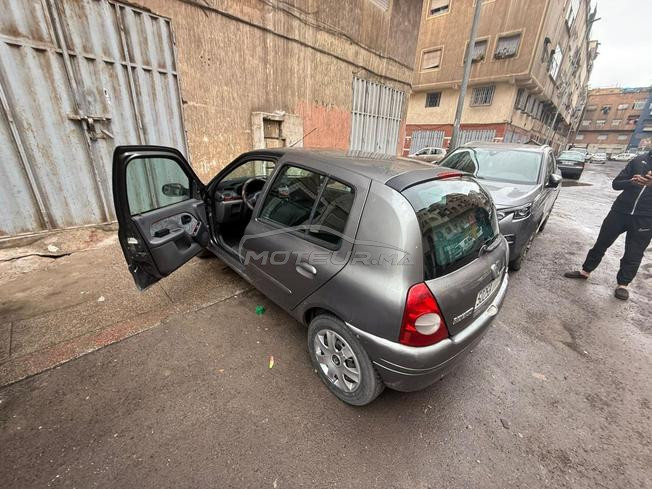 Renault Clio, modèle 2000diouna2010Essence, 7chovo