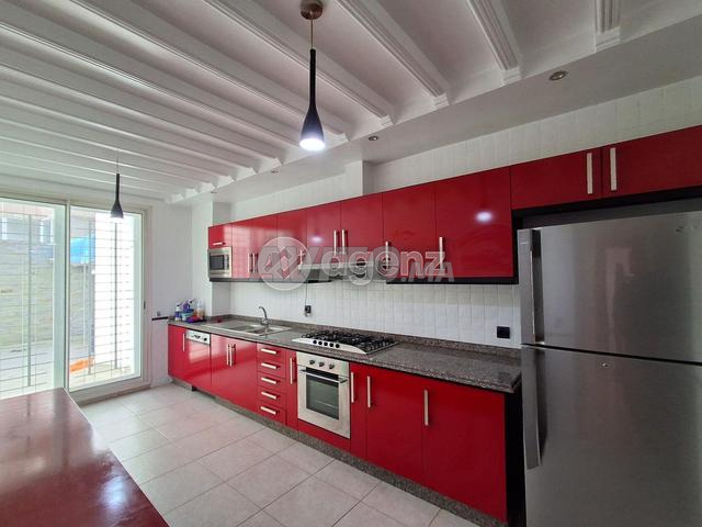 CMN-MA-2740 - Appartement à vendre à Racine - 2